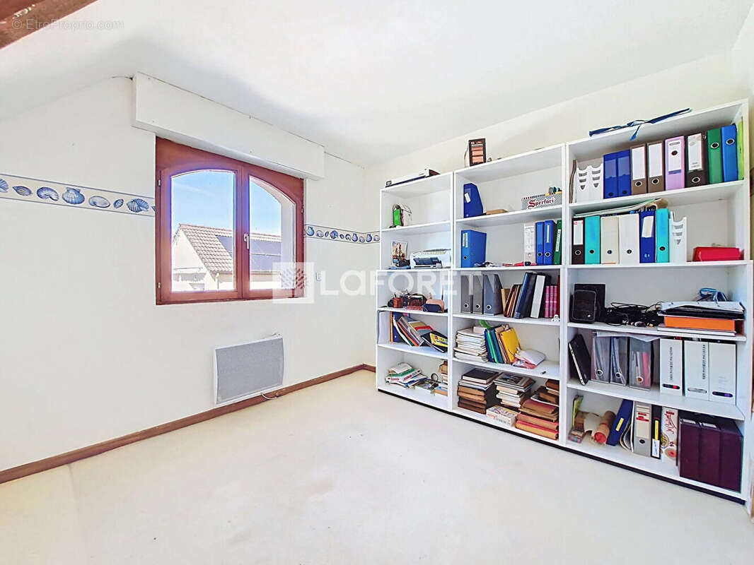 Maison à EVRY-GREGY-SUR-YERRE