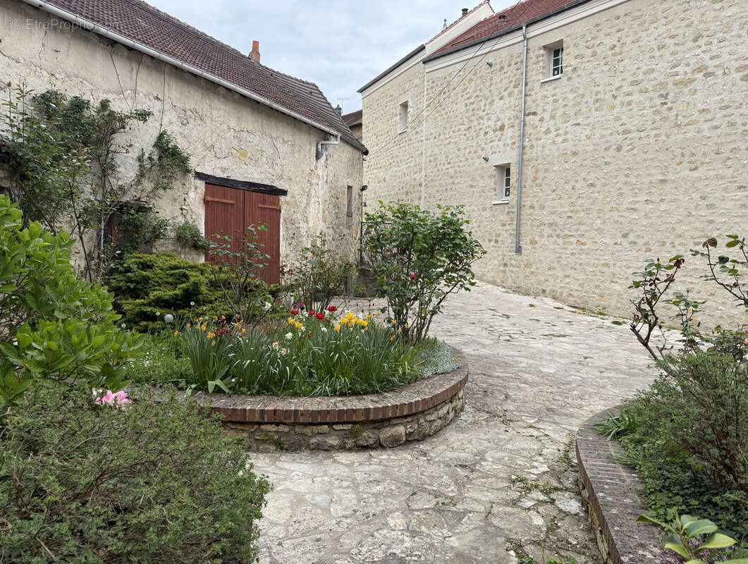 Maison à MONTGEROULT