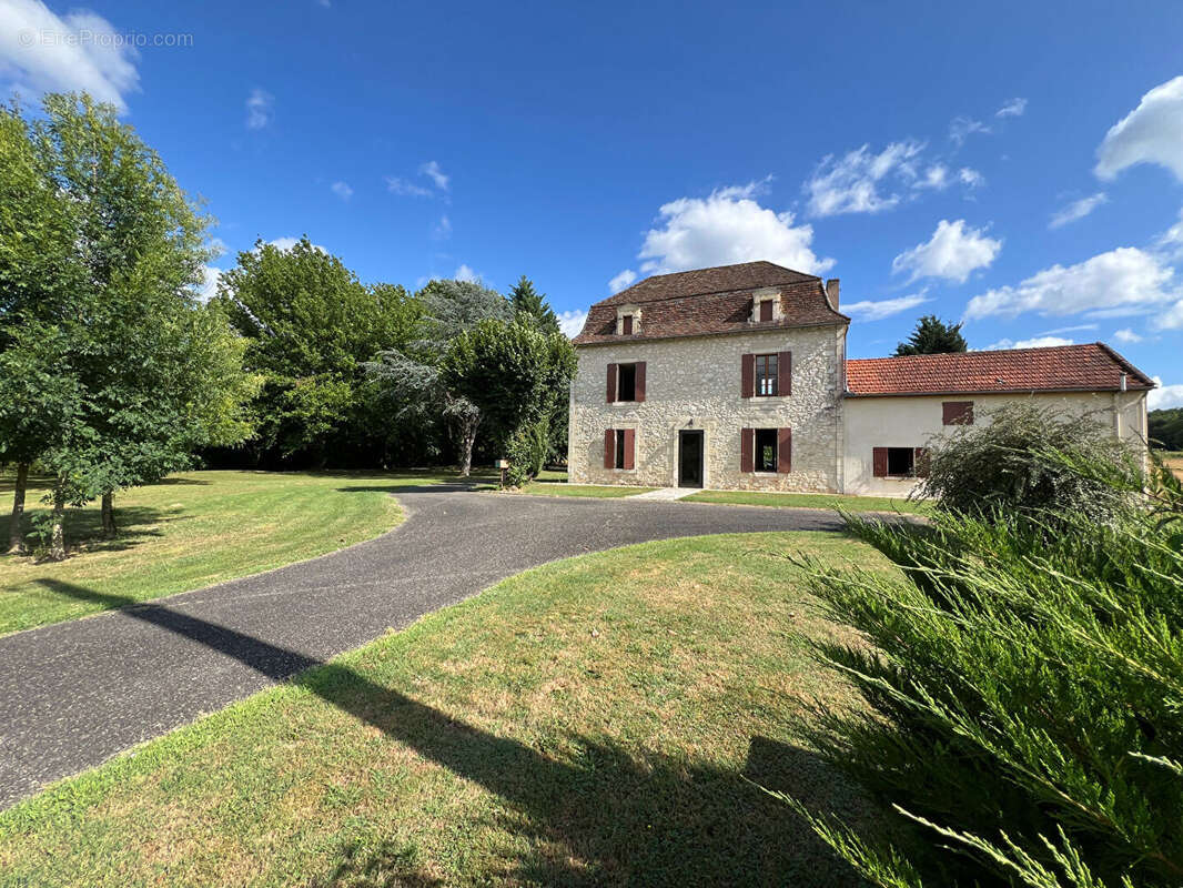 Maison en pierre à deux pas de Villeréal - photo 2