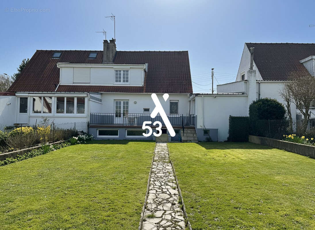 Maison à SAINT-MARTIN-AU-LAERT