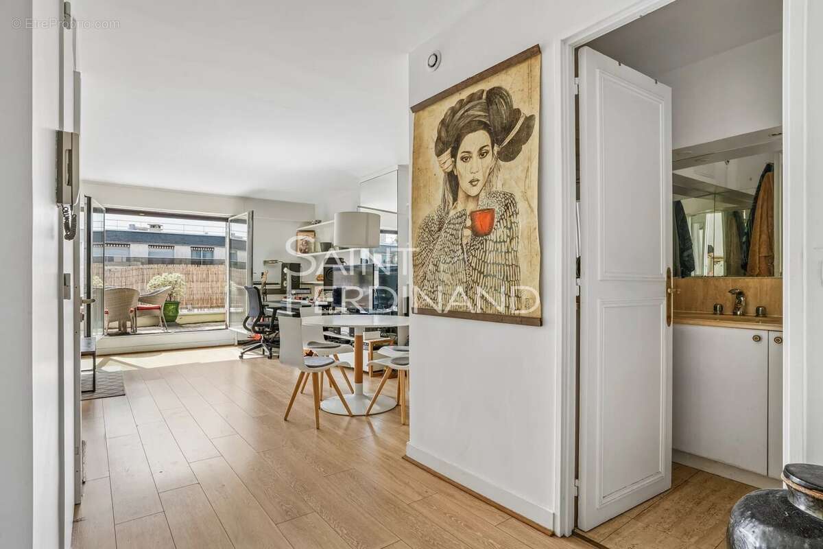 Appartement à NEUILLY-SUR-SEINE