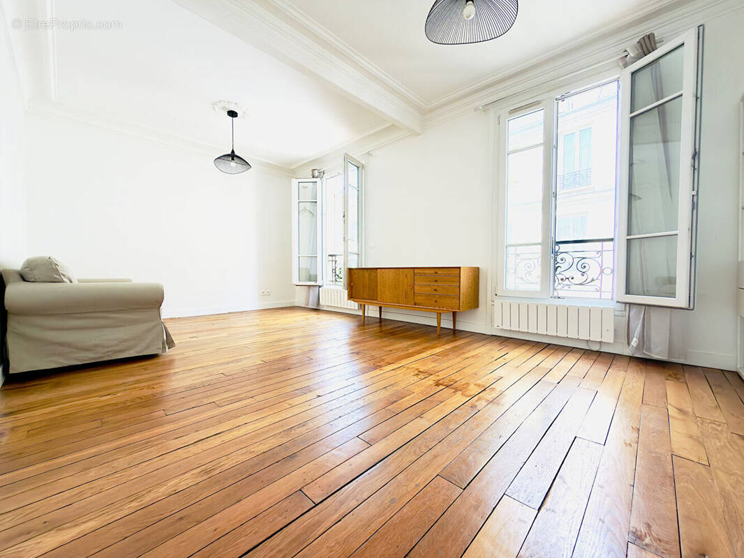 Appartement à PARIS-17E