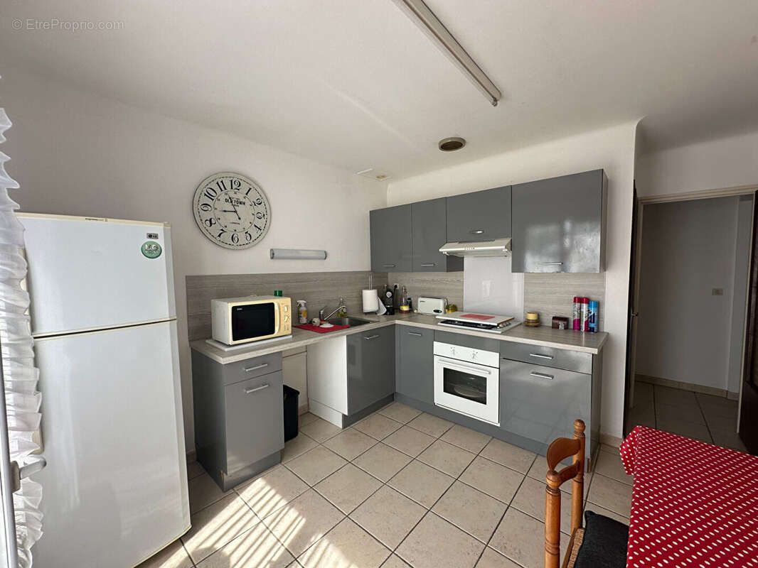 Maison à VILLEMOLAQUE