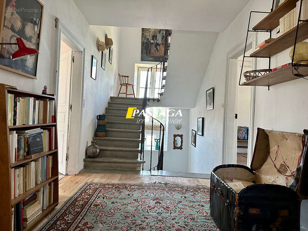 Maison à SAINT-SATURNIN-DE-LENNE