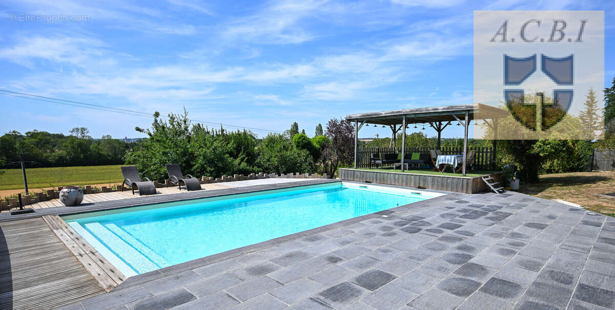 Très belle propriété dans un cadre exceptionnel avec piscine, vue panoramique et bord de Loir - photo 19