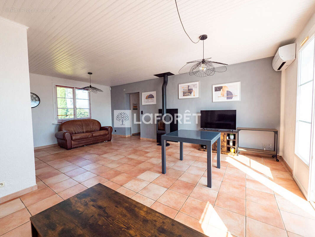 Maison à MONTESQUIEU-DES-ALBERES