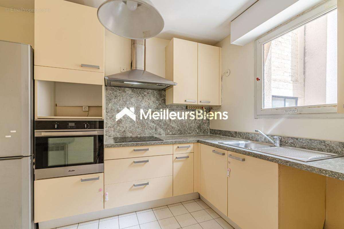 Appartement à PARIS-10E