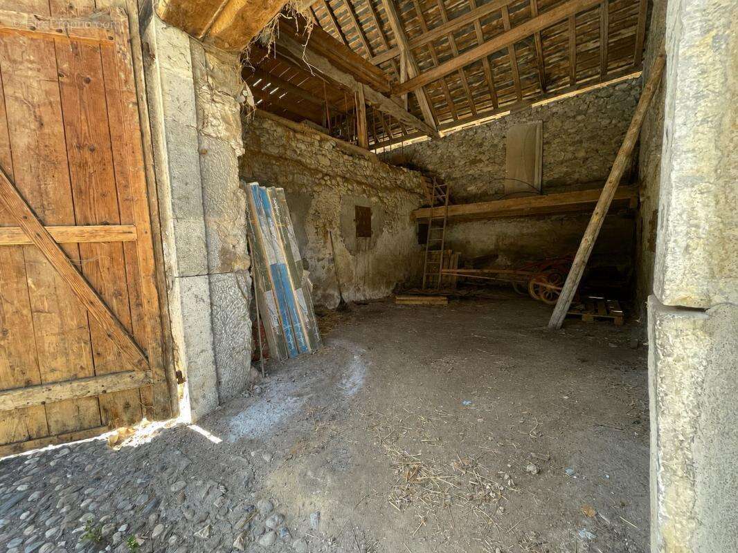 Bâtisse de caractère à Héry sur Alby- plus de 220m2de surface exploitable - photo 10