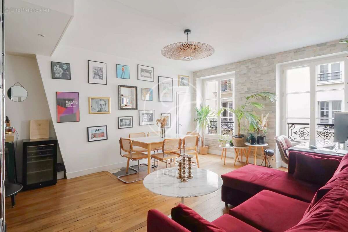 Appartement à PARIS-17E