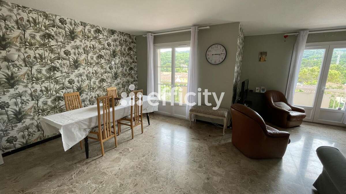 Appartement à APT