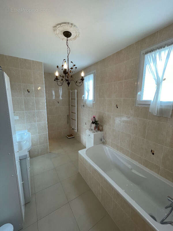 Maison à NEUVILLE-DE-POITOU