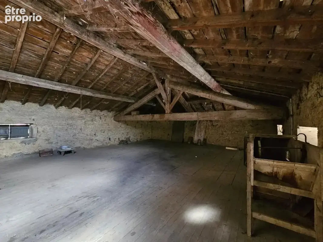 Maison 210 m² à Dommartin  - photo 26