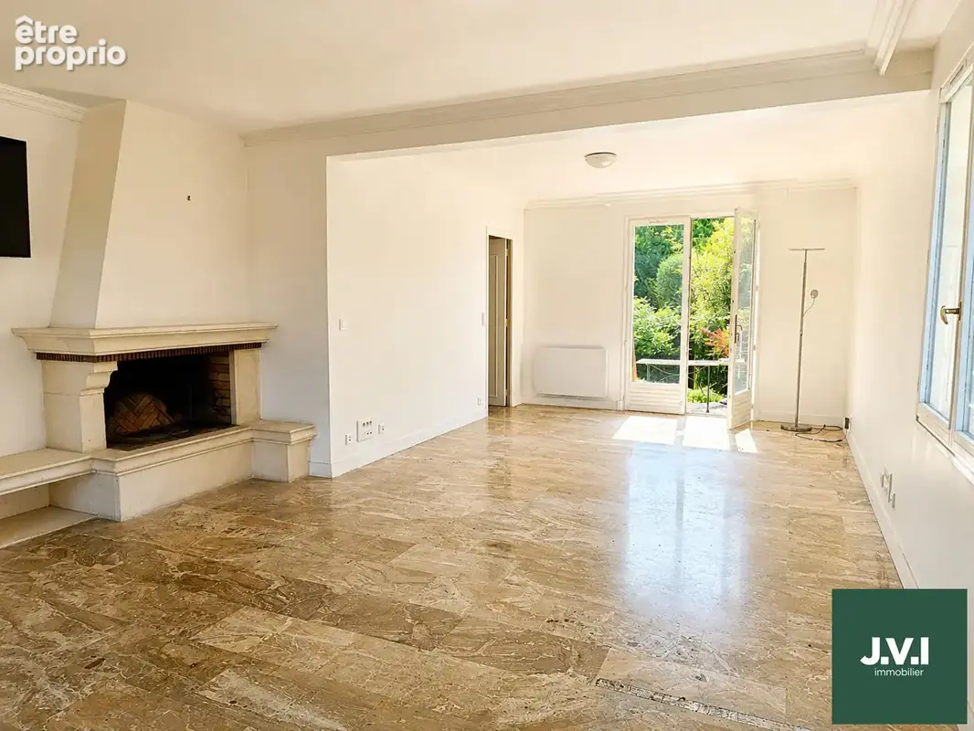 A vendre - Bas-Montmorency, Maison familiale 218 m² - 7 pièces, 5 chambres - photo 4