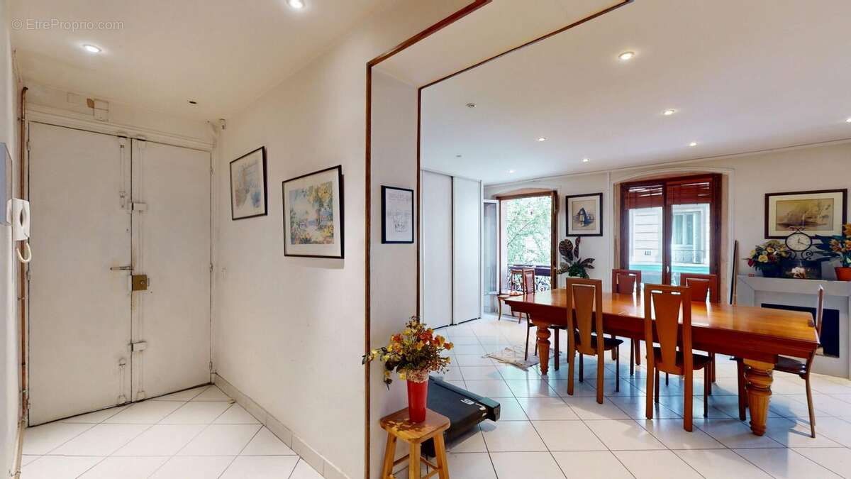 Appartement 75 m² à Paris-10e  - photo 7