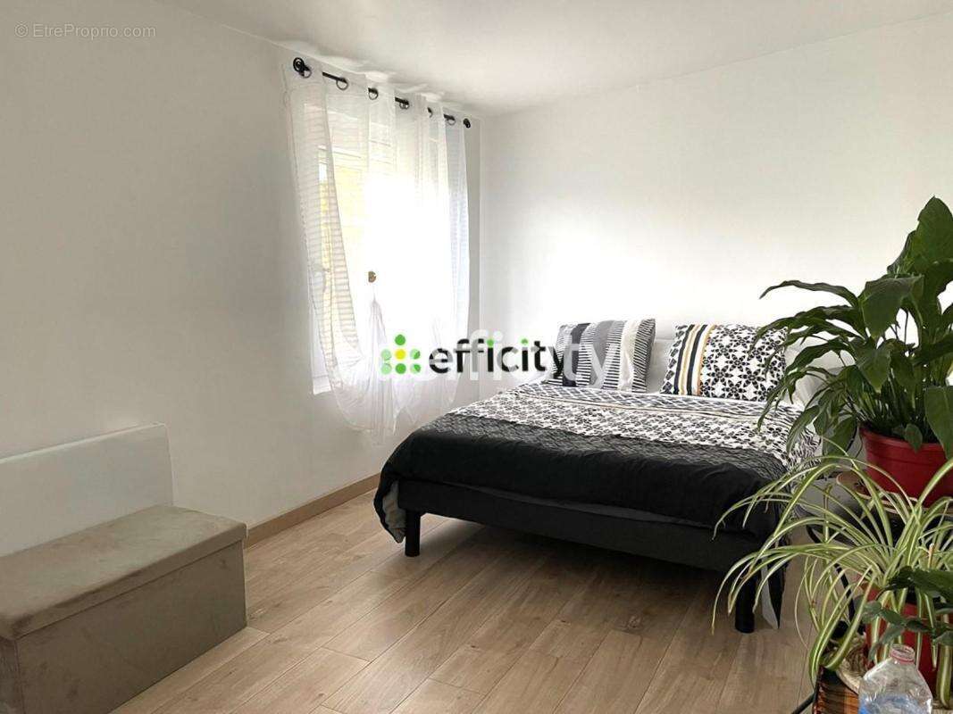 Maison à SAINTE-GENEVIEVE