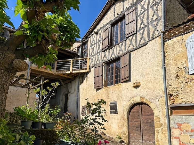 Maison à BASSOUES