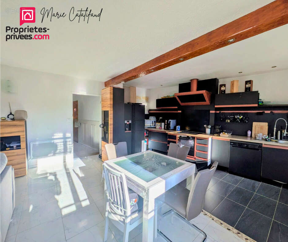 Appartement à LE MUY