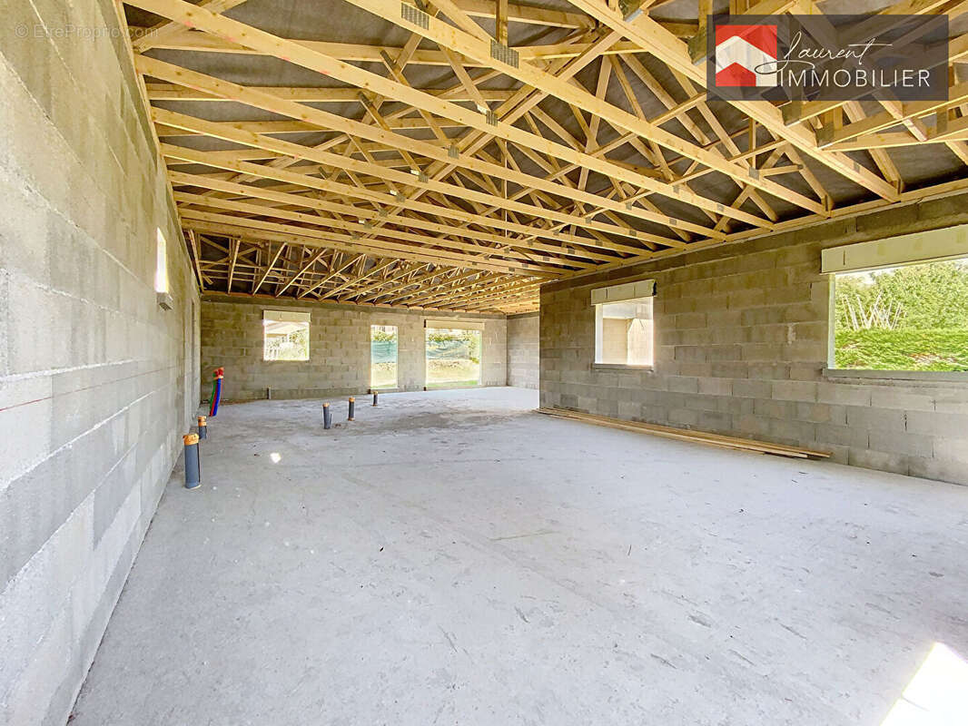 Maison à PONT-DE-VAUX