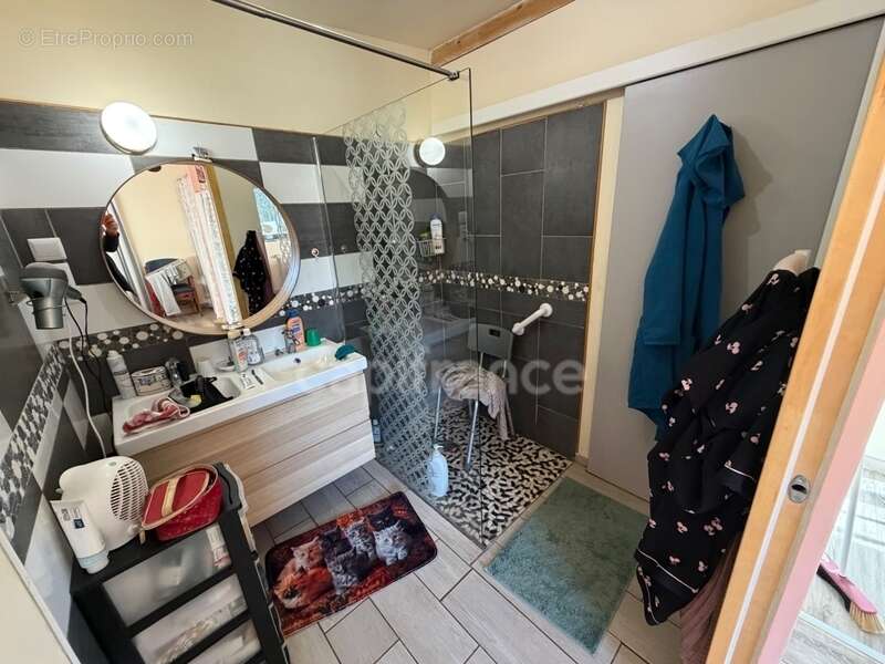 Maison à CLEDEN-POHER