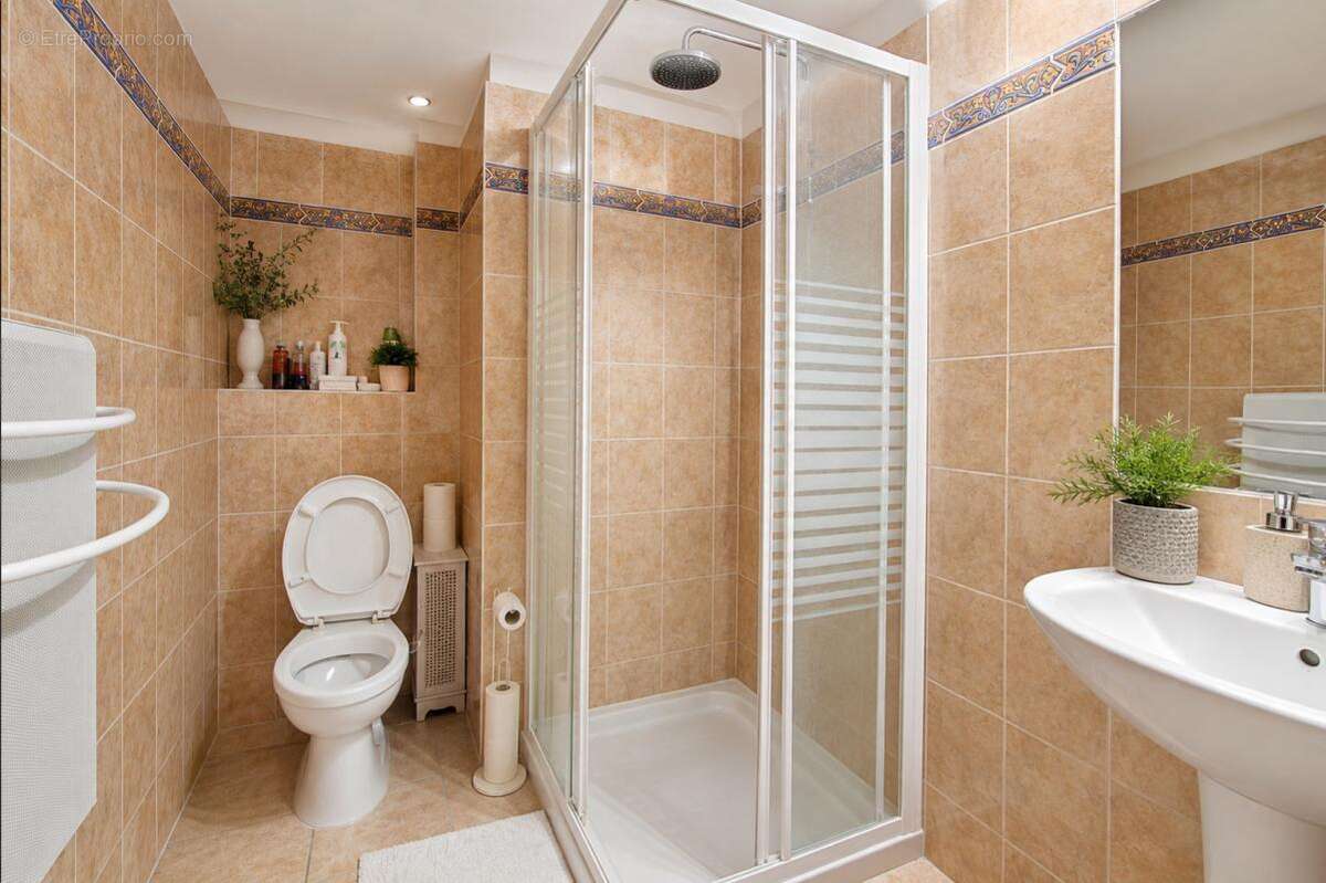 Immeuble de rapport  2 appartements et grand garage de 90 m Argeliers - photo 11