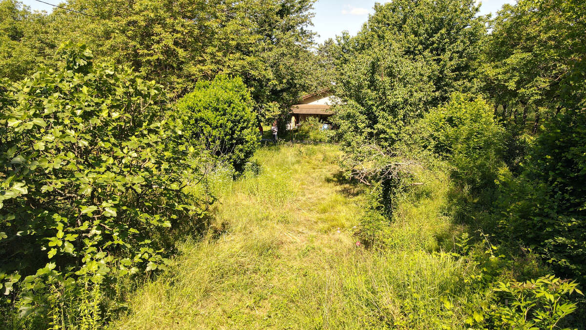 Terrain à ROVON