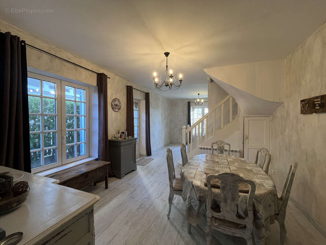 Maison à PORT-EN-BESSIN-HUPPAIN