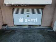 Photo 1 - Parking à CUGNAUX