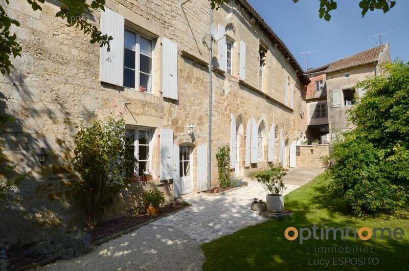 Maison à NANTEUIL-EN-VALLEE