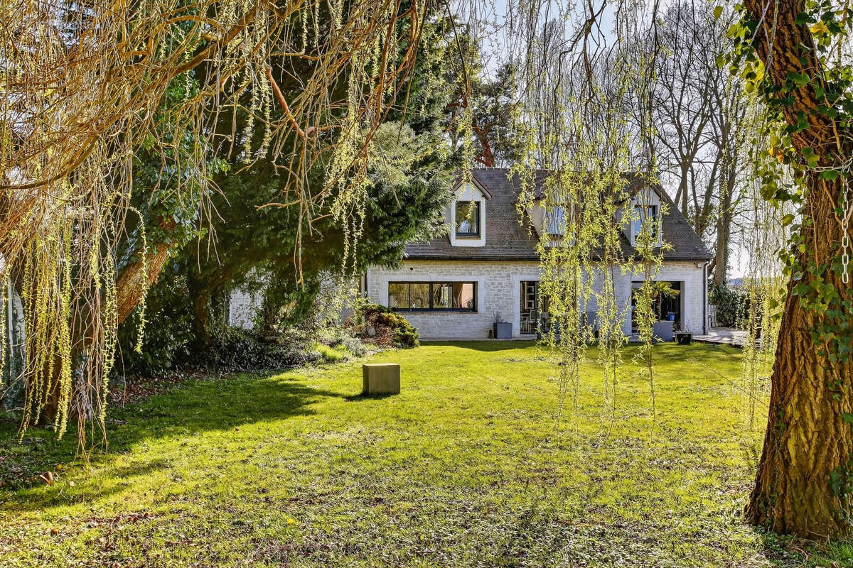 Janvry - belle maison ancienne rénové de 224m2 sur un terrain arboré de 2163m2 - photo 17