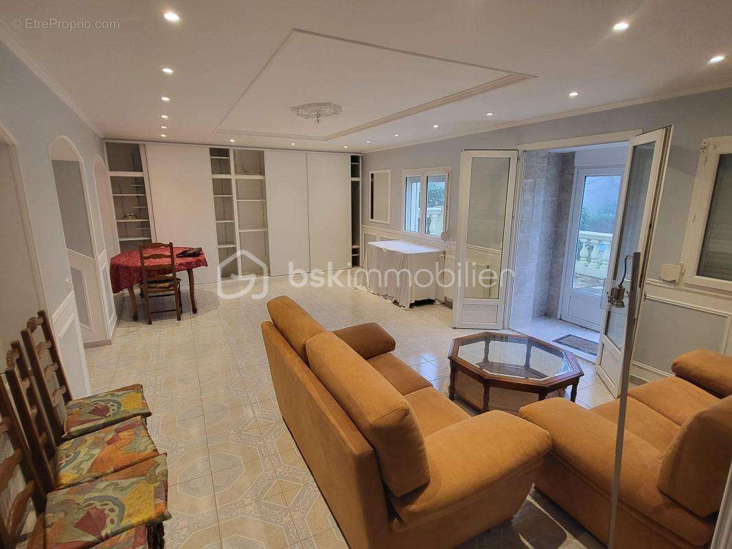 Maison à VILLEDIEU-LES-POELES