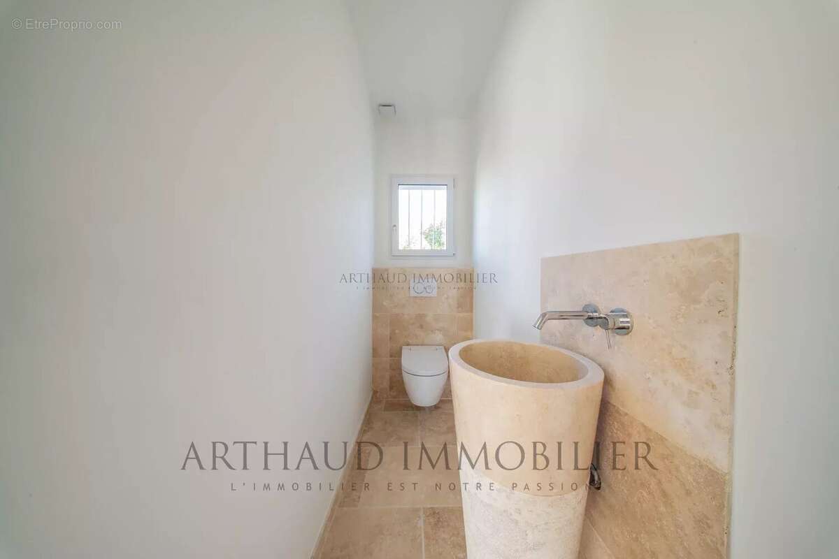 Appartement à LES ISSAMBRES