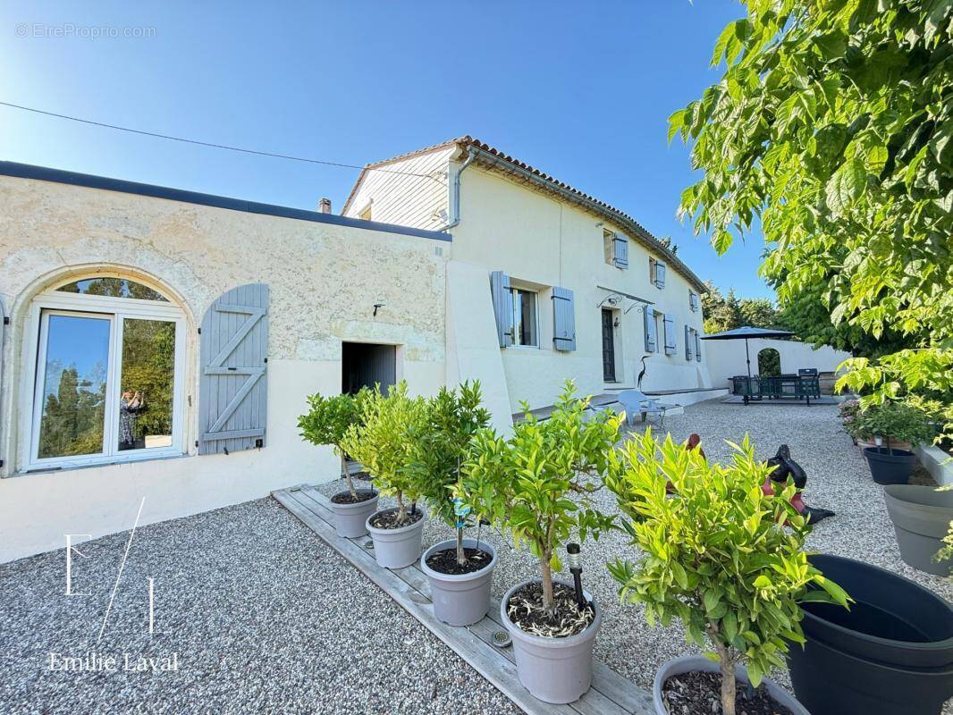 Maison à SAINT-EMILION