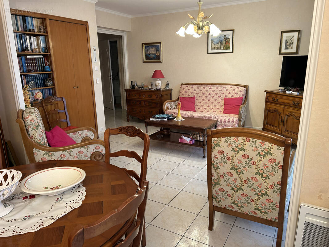 Appartement à MARSEILLE-8E