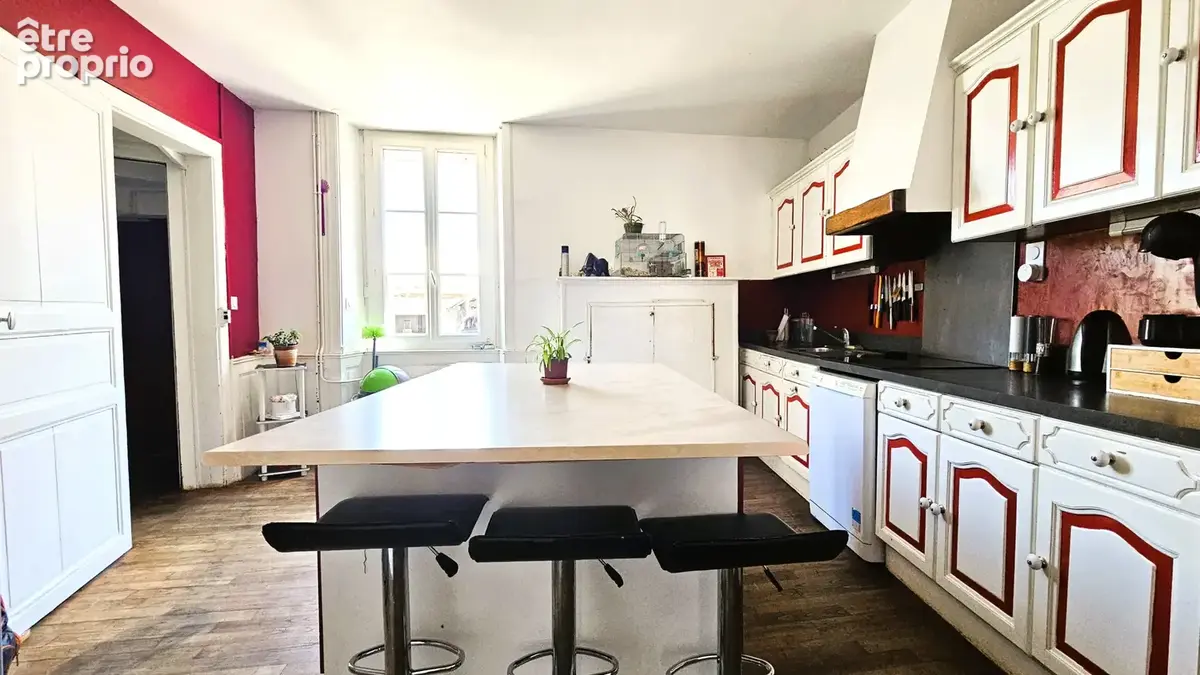 Maison 138 m2 sur terrain de 520 m2 avec 4 chambres, terrasse, cour et jardin exposé Sud, double carport, cave - photo 15