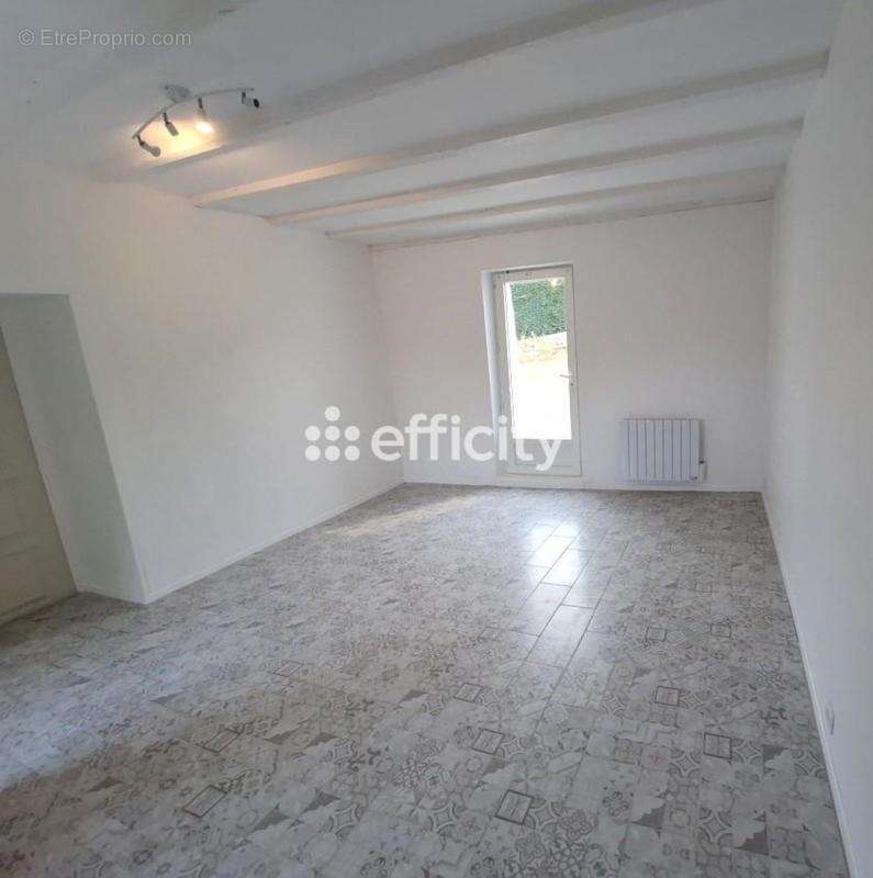 Maison 69 m² à Huriel  - photo 7