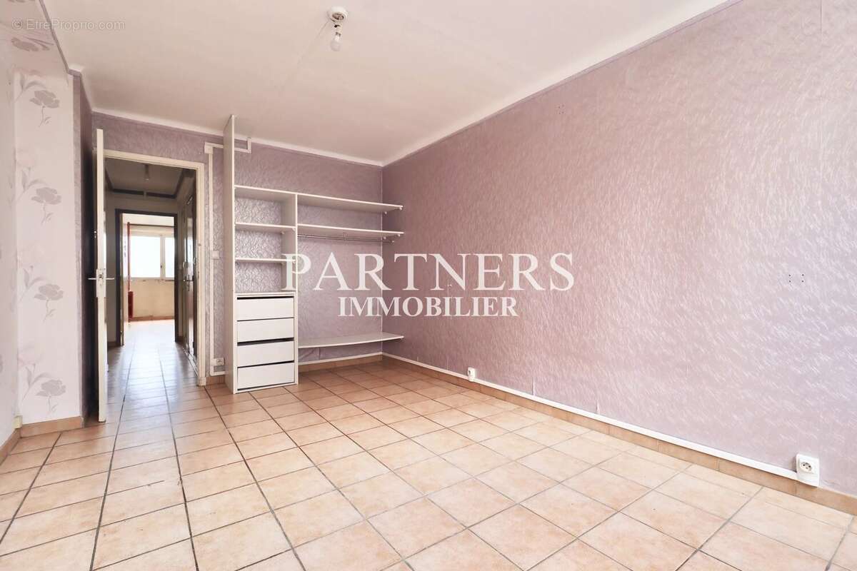 Appartement à MARSEILLE-5E