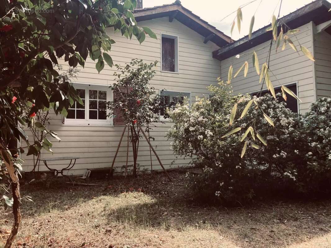 Maison à VILLENAVE-D&#039;ORNON