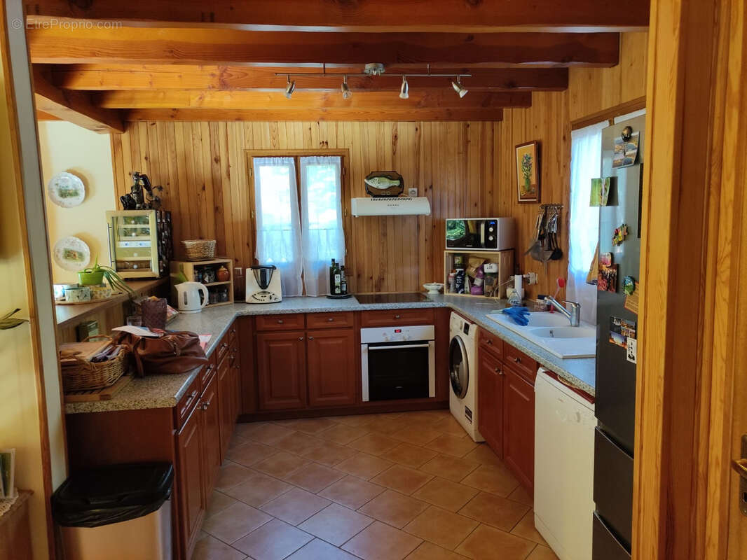 Maison à LACHAPELLE-AUZAC
