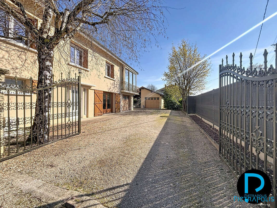 Maison à VONNAS