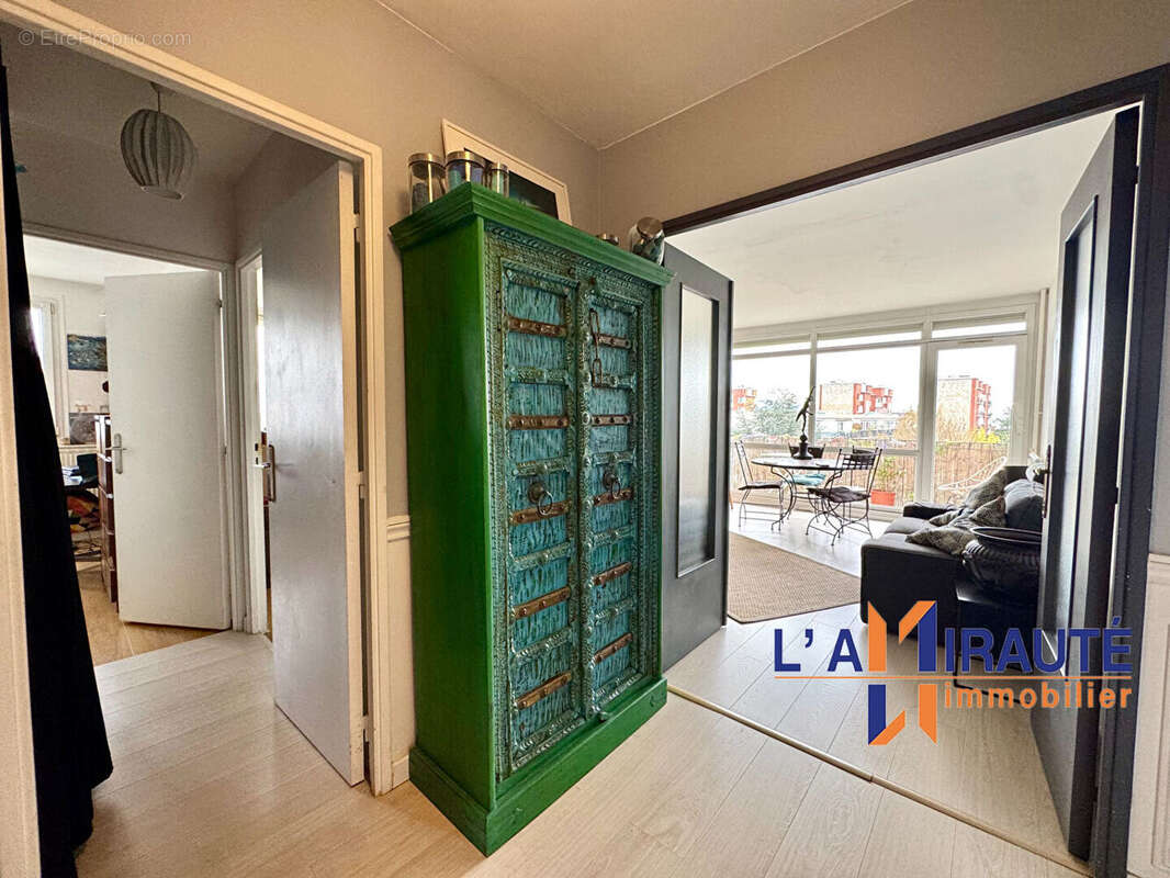 Appartement à HOUILLES