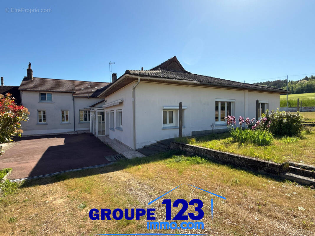 Maison à FLEURY-LA-VALLEE