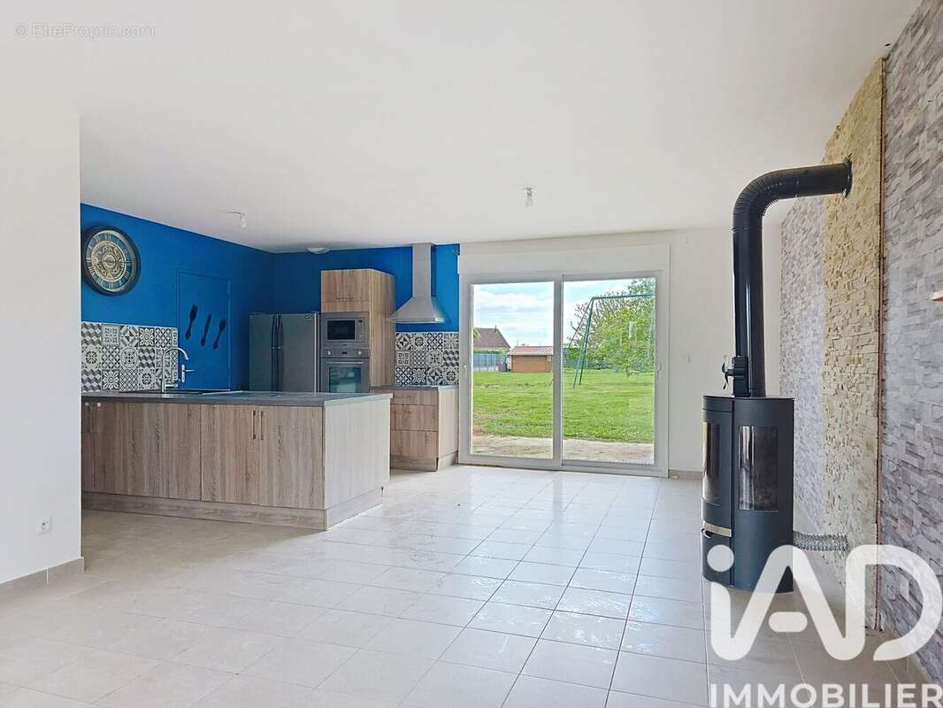Maison 94 m² à Rouge-Perriers  - photo 5