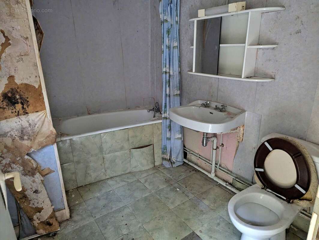 logement du rez-de-chaussée - Maison à CLAMECY