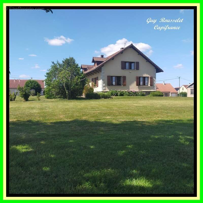 Maison à COURCELLES-LES-SEMUR