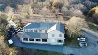 Commerce à LE COLLET-DE-DEZE