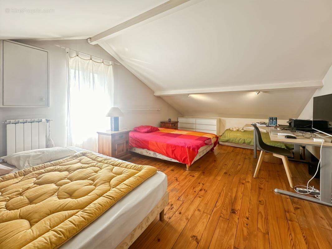 VALENCE - Maison 130m² sur 644m² de jardin avec piscine - photo 12