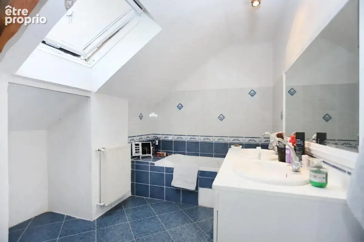 Maison de 194 m2 - 5 pièces - Martigné-Ferchaud - photo 12