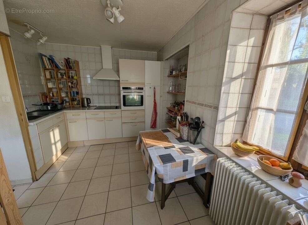 Maison à CHATEAUNEUF