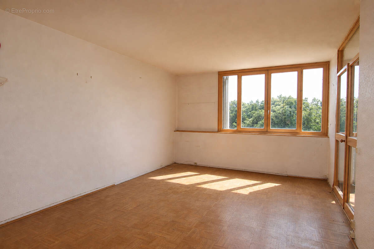 Appartement t3 - secteur des "essarts" - photo 4