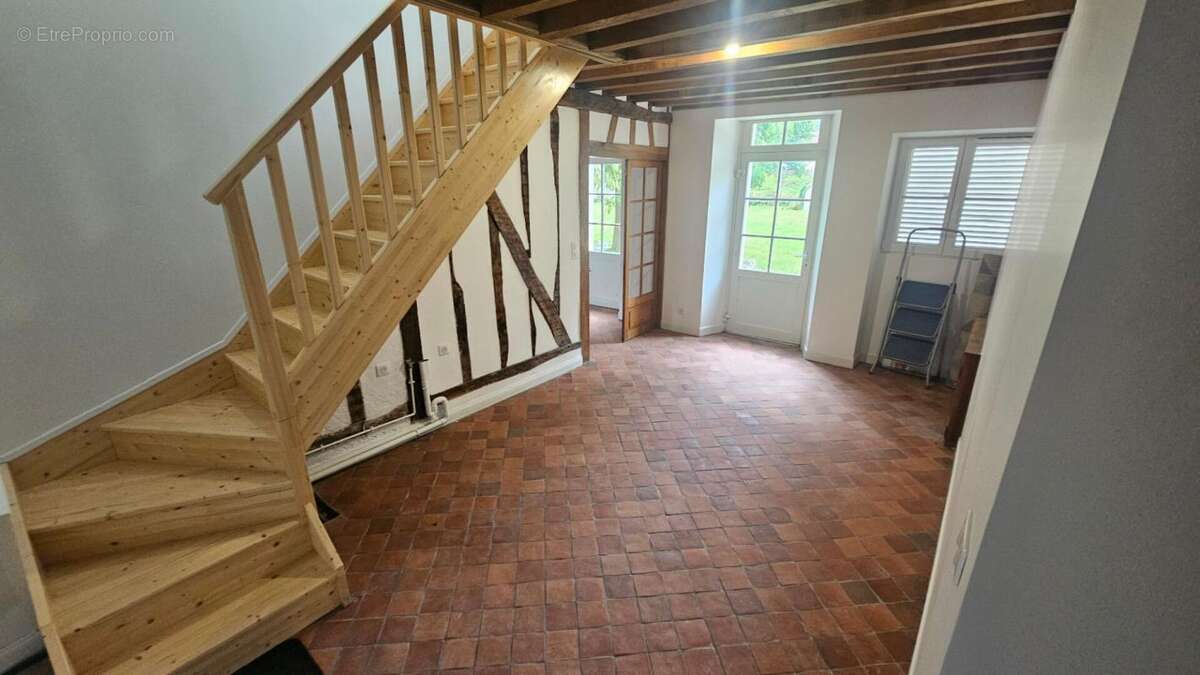 Houdan et N12 proche / Maison rénovée 210 m2 / 5 chambres + dépendances - photo 12